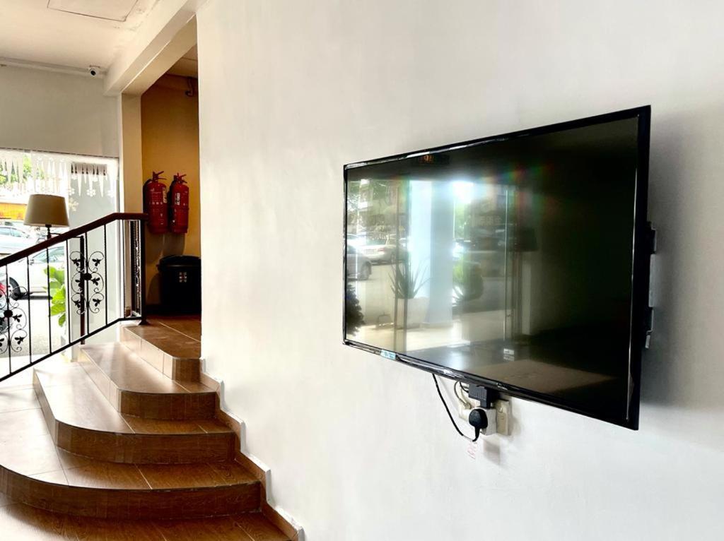 Hotel Golden Court - Pelangi 2*
