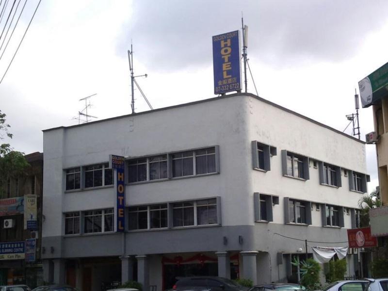 Hotel Golden Court - Pelangi 2*