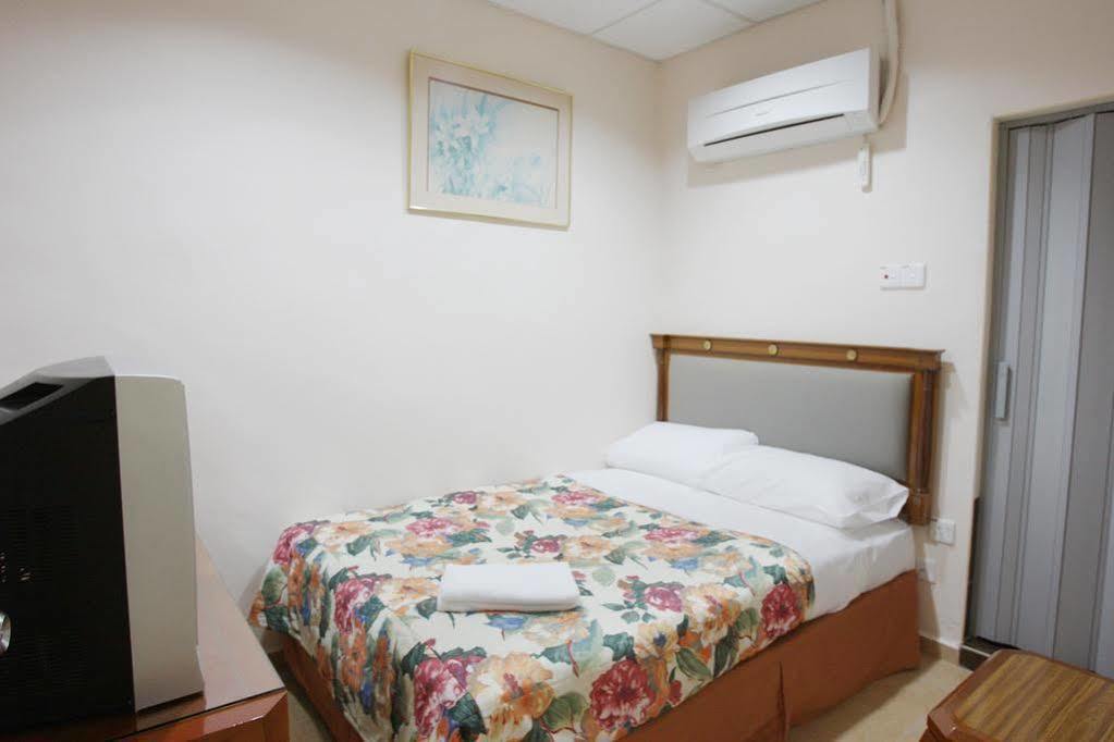 Golden Court - Pelangi Hotel